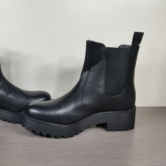 Dirty Laundry Maps Lug Sole Chelsea Booties, Black Faux Leather, Womens Size 9 M - Picture 6 of 11